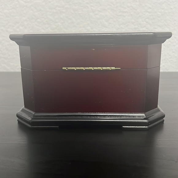 Thomas Kinkade Music Box - Picture 4 of 9